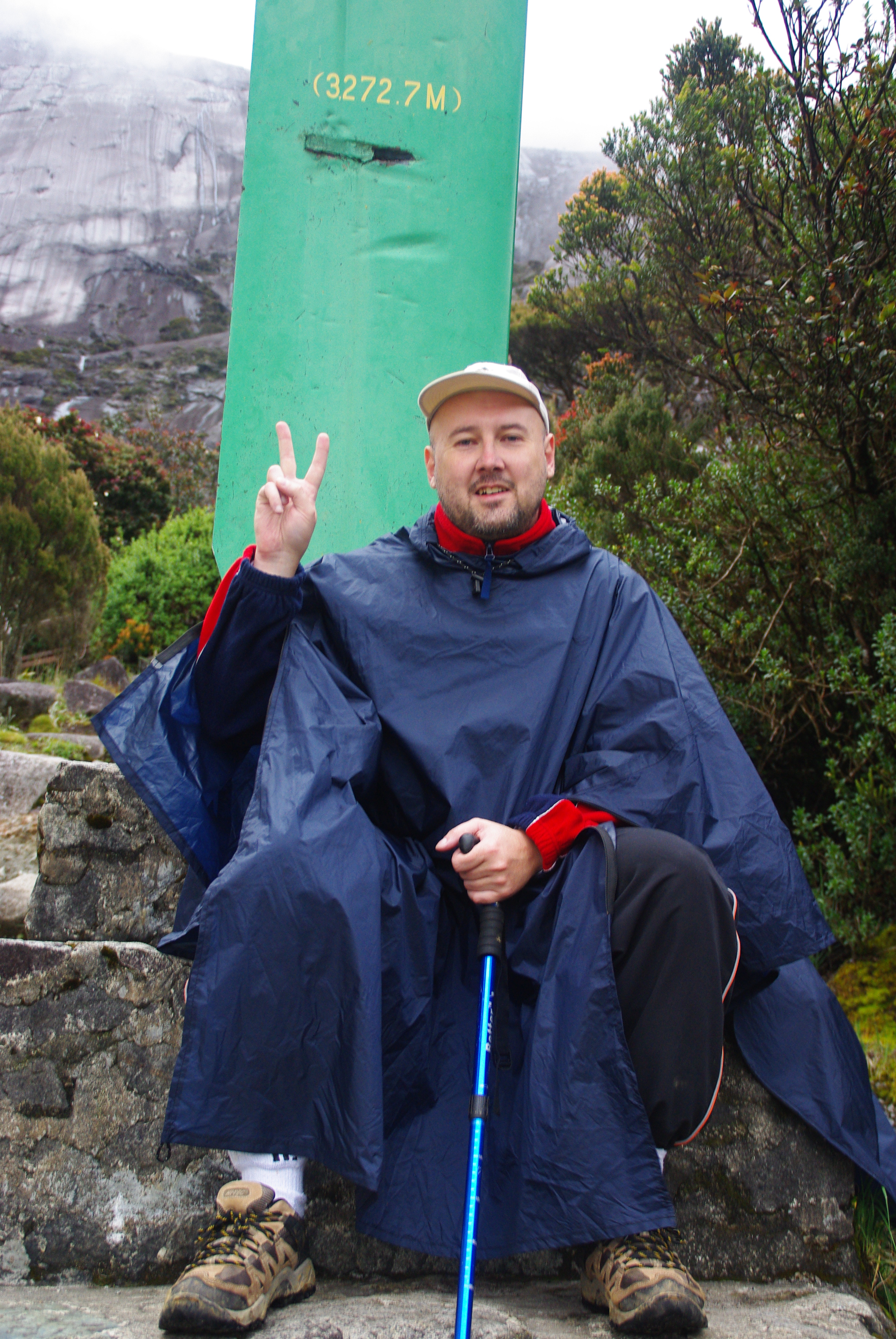 Climb to Mt. Kinabalu (at an altitude of 3272 metres above sea level.)